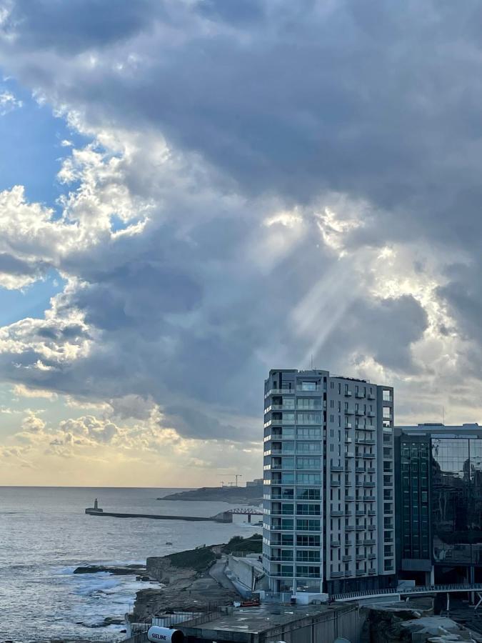 Spacious Seaview Sliema Apt, Steps From Valletta Ferry Esterno foto