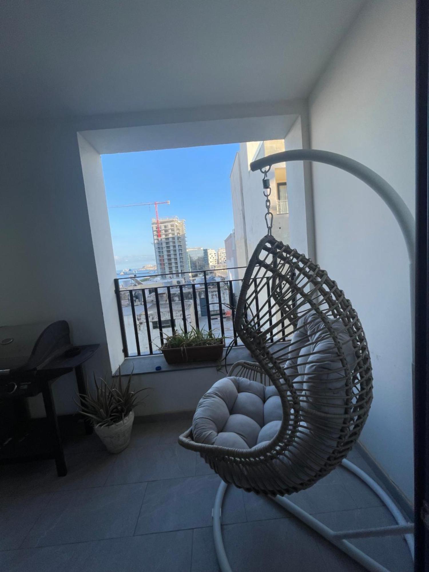 Spacious Seaview Sliema Apt, Steps From Valletta Ferry Esterno foto