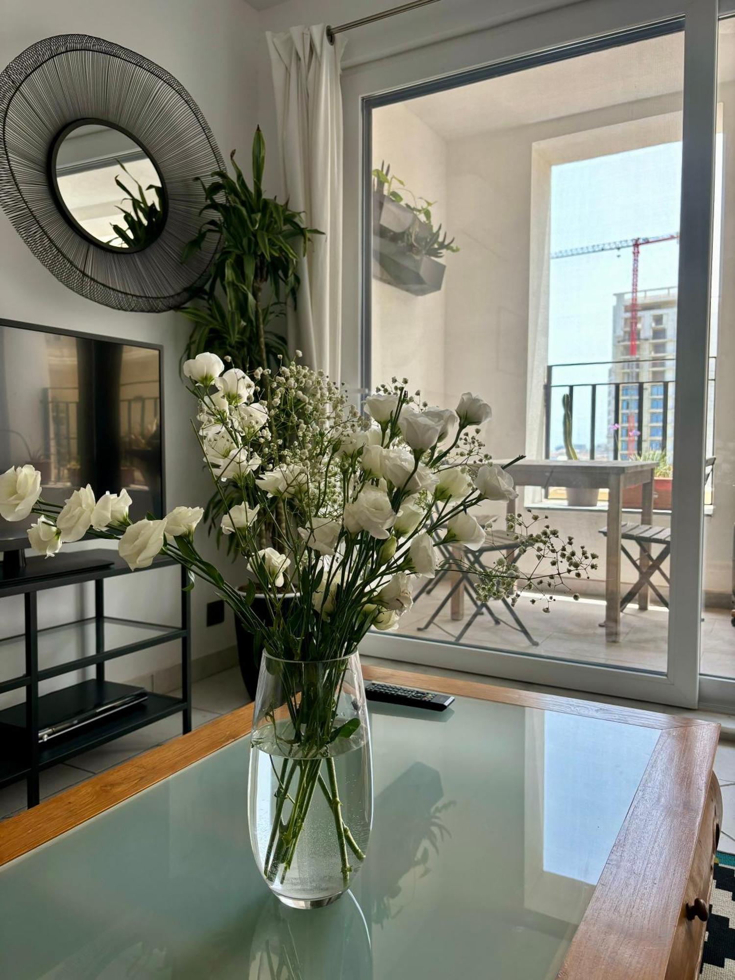 Spacious Seaview Sliema Apt, Steps From Valletta Ferry Esterno foto
