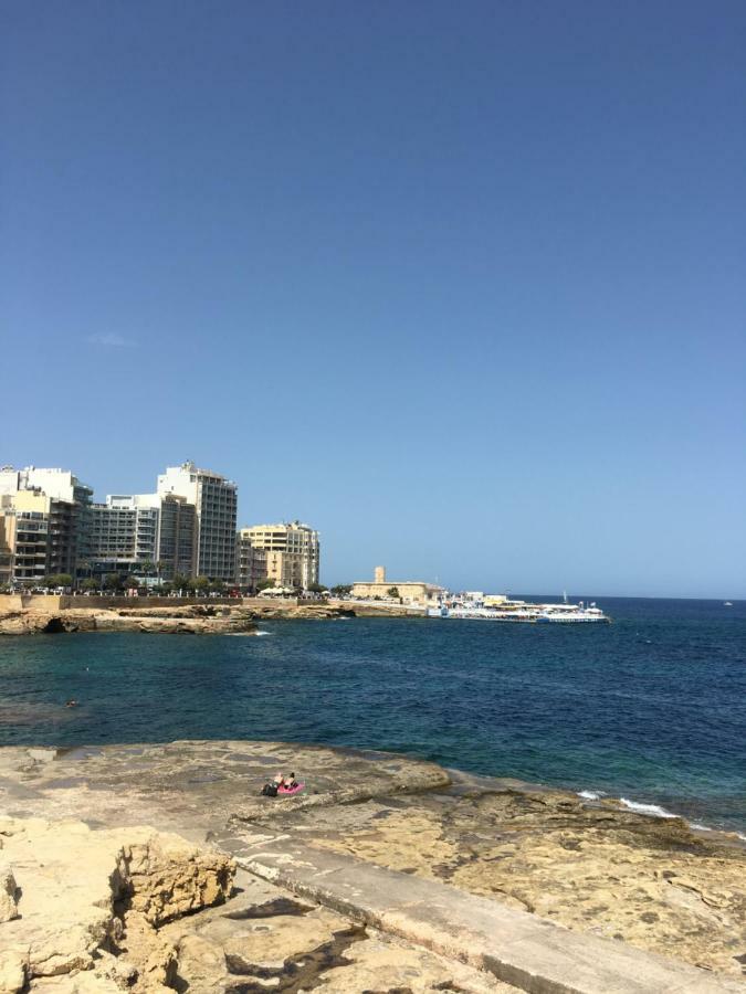 Spacious Seaview Sliema Apt, Steps From Valletta Ferry Esterno foto